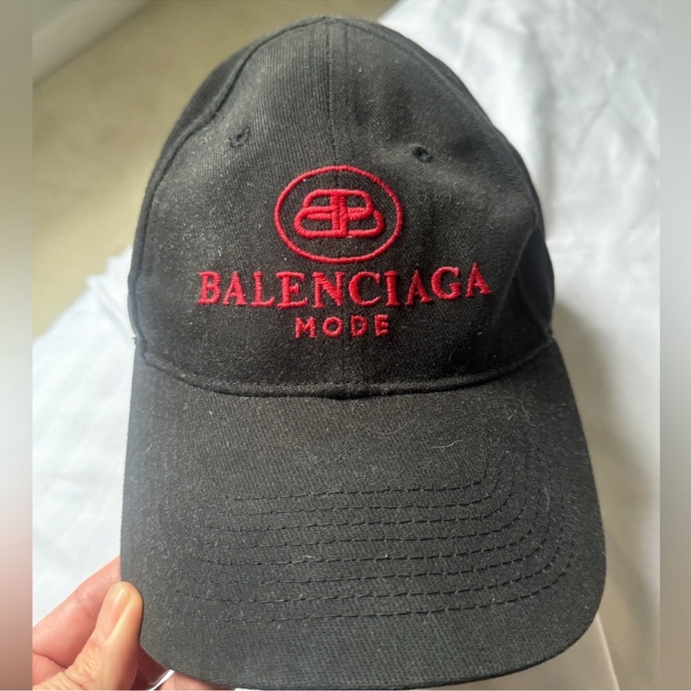 Balenciaga logo cap